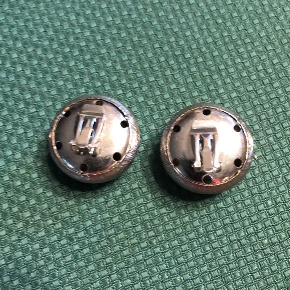 Large vintage J Anna Young button earrings - Picture 4 of 4